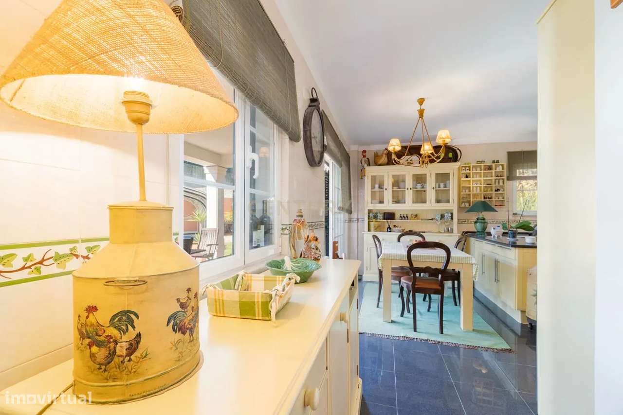 Moradia Isolada T6 com Garagem e Piscina Coberta na Quinta da Beloura-6