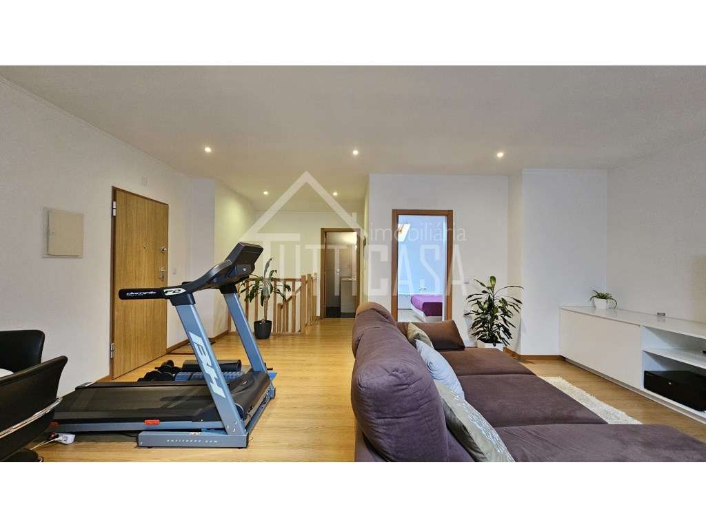 Apartamento estilo duplex T2+1 na Malveira-41