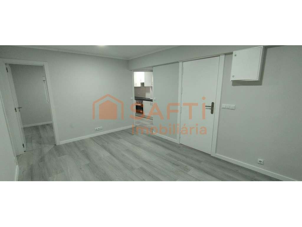 Apartamento T2 Totalmente Remodelado - Grande imagem: 4/12
