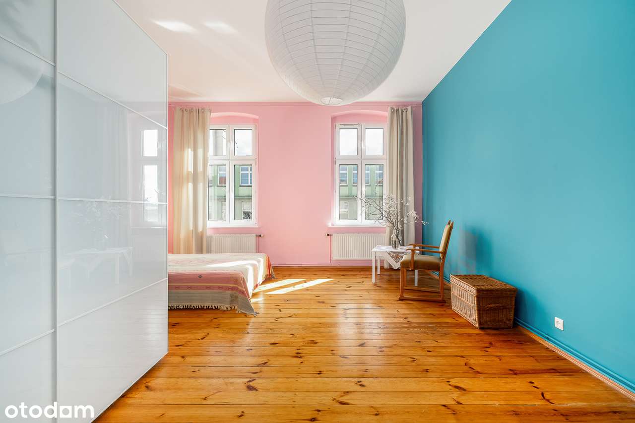 Trzystronne, z balkonem i piwnicą, przy tramwaju-8