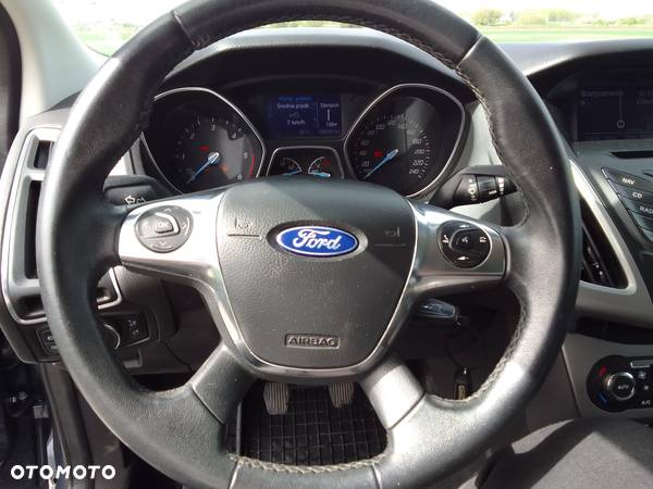 Ford Focus 1.6 TDCi DPF SYNC Edition - 16