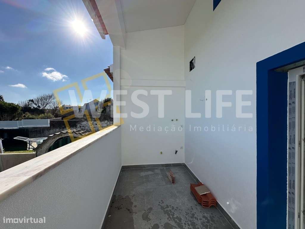 Moradia T3 totalmente remodelada, ótima exposição solar e vista com... - Grande imagem: 2/23