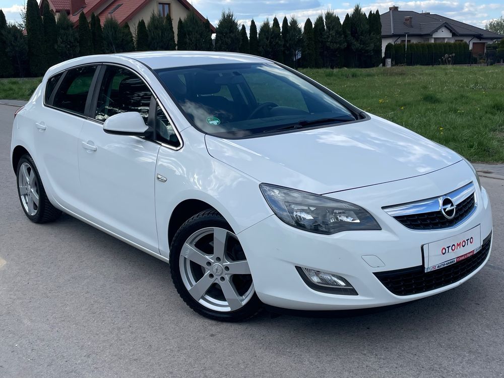 Opel Astra J 1.7 CDTI DPF Selection 2011