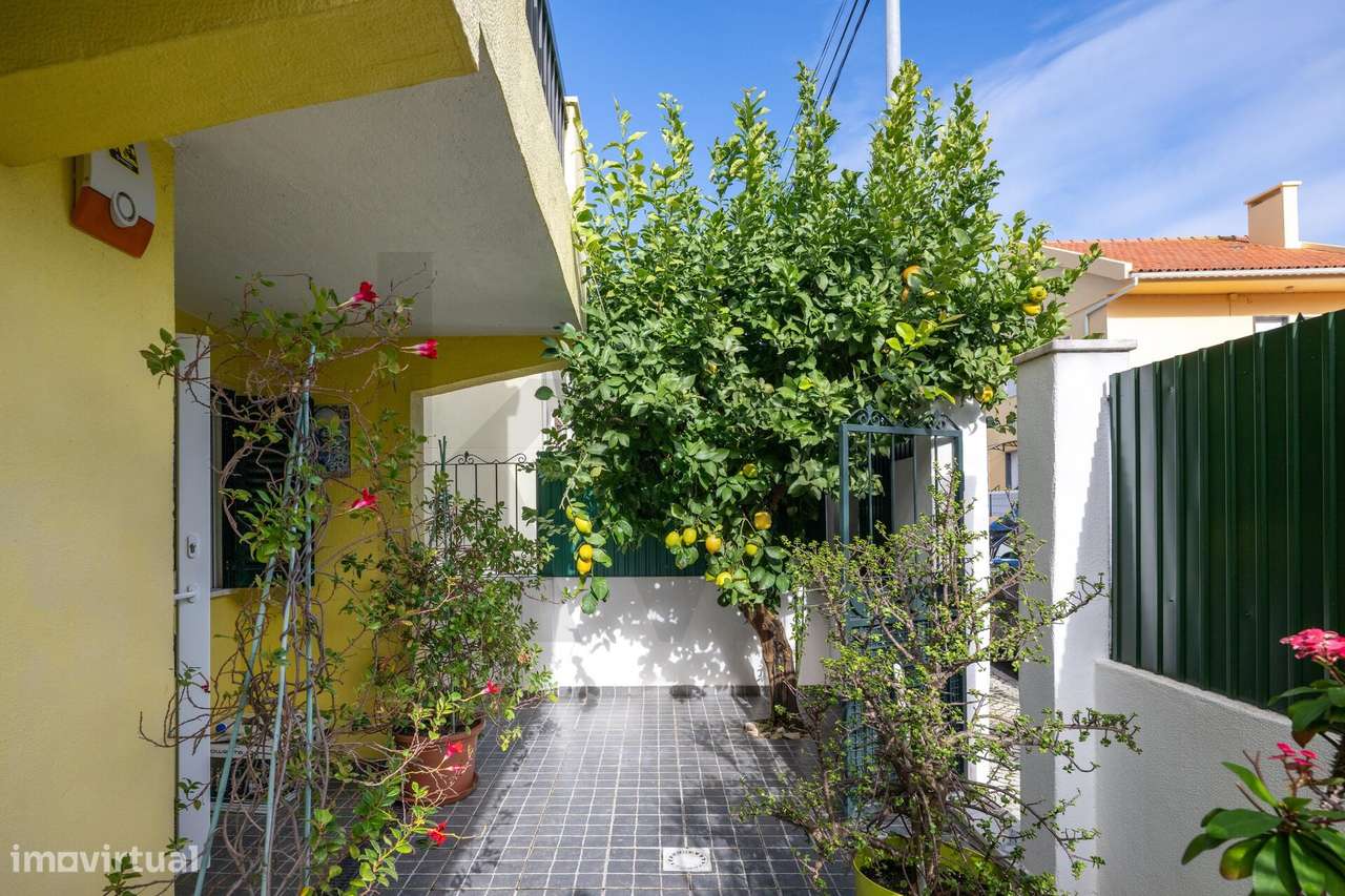 Moradia T3 Independente no Centro de Queijas – Excelente Localização - Grande imagem: 4/40