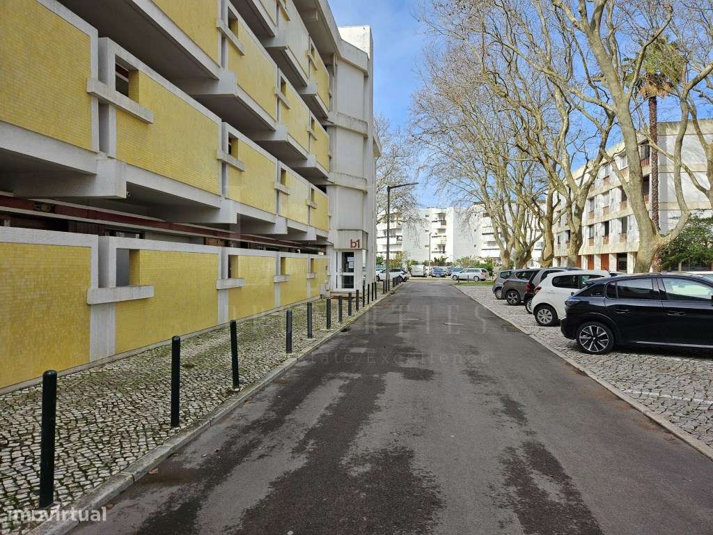 APARTAMENTO T1 EM CARCAVELOS COM VISTA MAR 1ª LINHA A 200m DA PRAIA-47