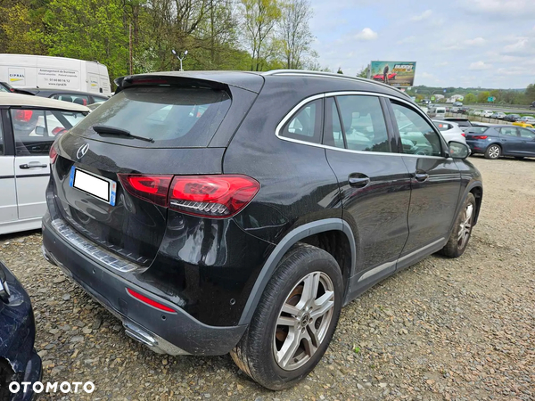 Mercedes-Benz GLA 200 7G-DCT Progressive Advanced - 1