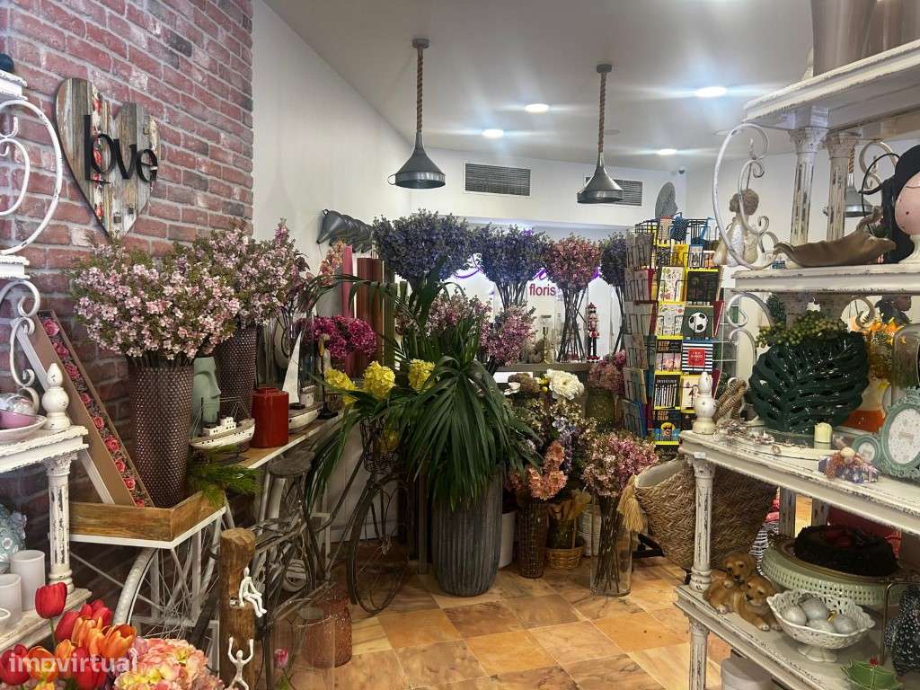 Venda de Espaço Comercial com Negócio em Pleno Funcionamento inseri...-4