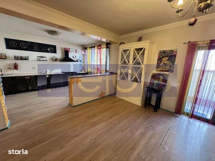 VANZARE VILA  5 camere + mansardă /Cartierul Latin – Prelungirea Ghenc - Imagine principală: 3/15