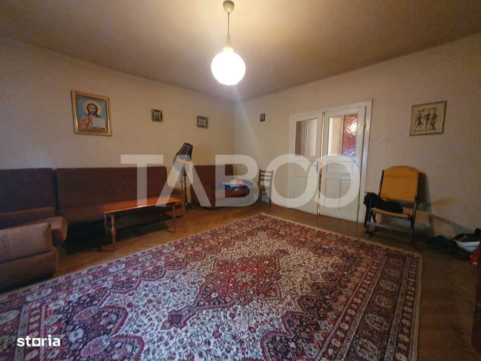 Casa 5 camere 374 mp utili + Anexa 75 mp in punctul 0 al Fagarasului - Imagine principală: 2/12