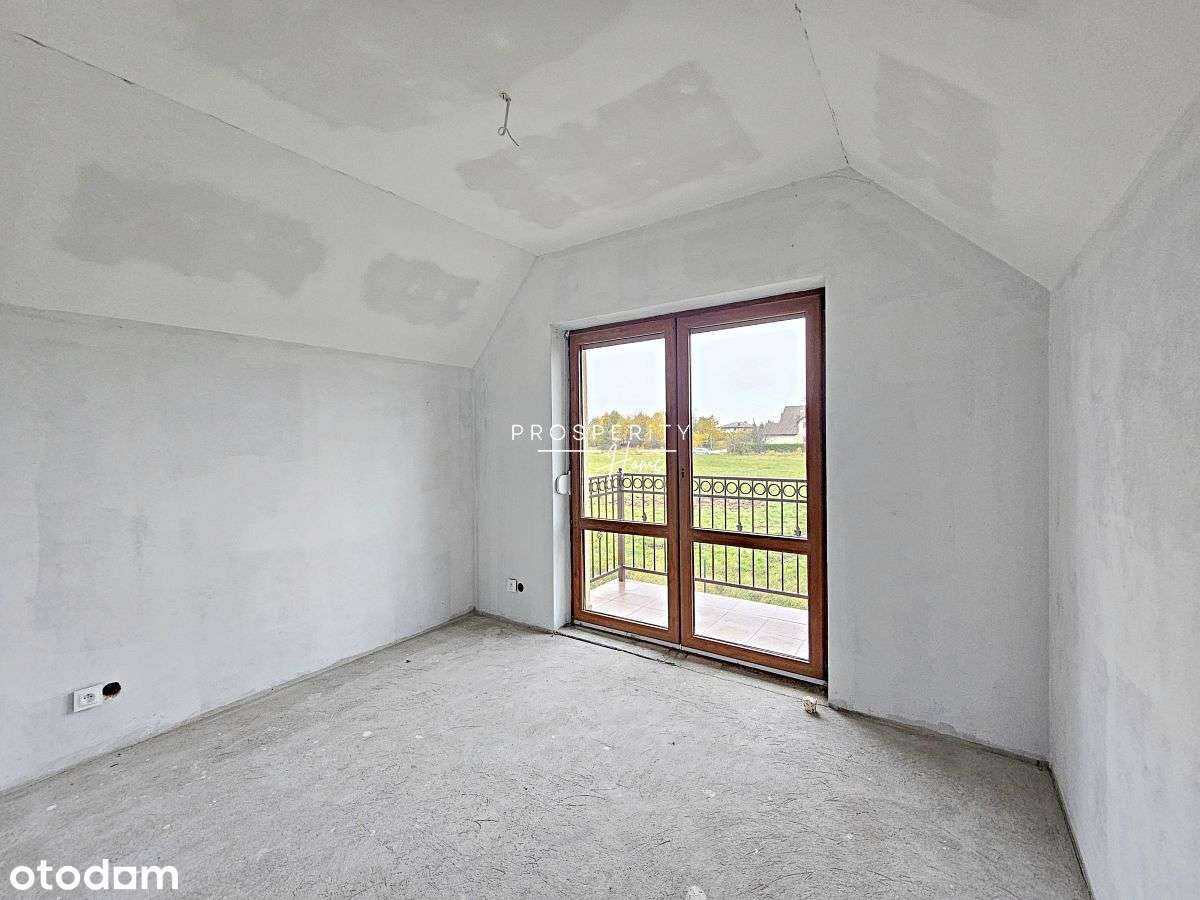 Dom wolnostojący, salon + 6 pokoi w Mostach-16