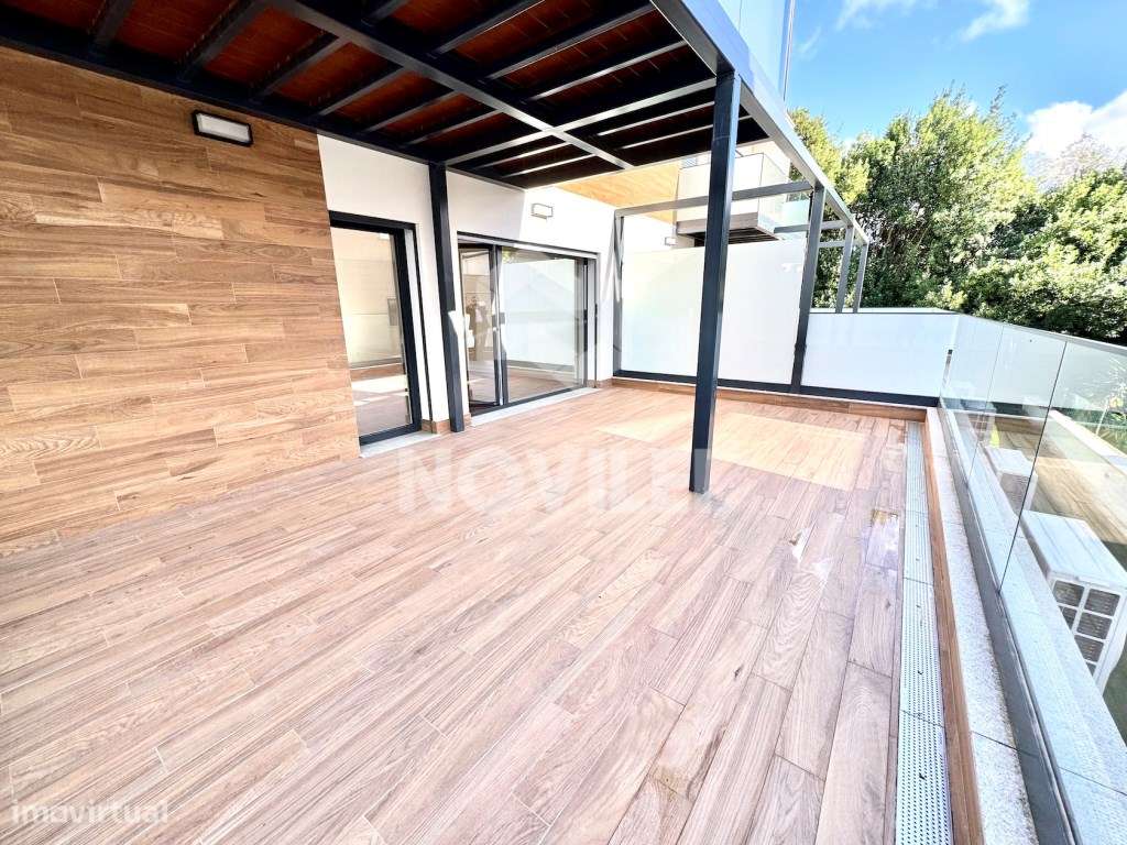 Moradia T4 em condomínio Fechado no centro de Leiria. - Grande imagem: 2/52