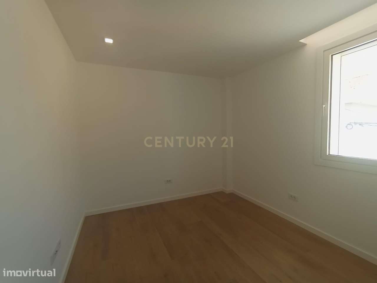 Moradia geminada no centro da Costa da Caparica-34