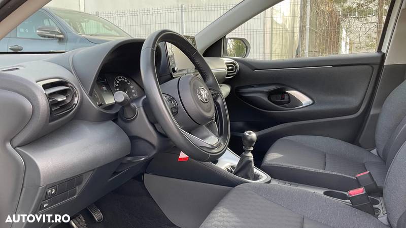 Toyota Yaris 1.5 L Active - 9