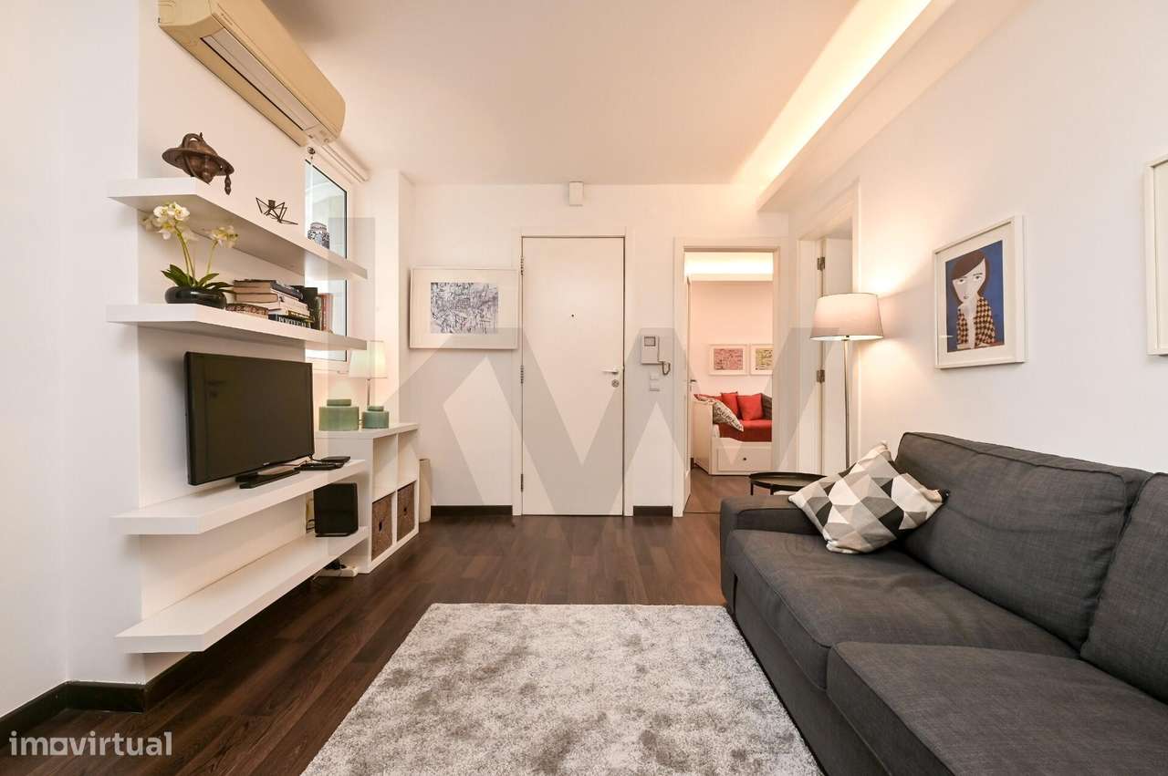 Apartamento T3 de 100m2 mobilado e equipado, junto à Avenida da Liberd - Grande imagem: 3/32