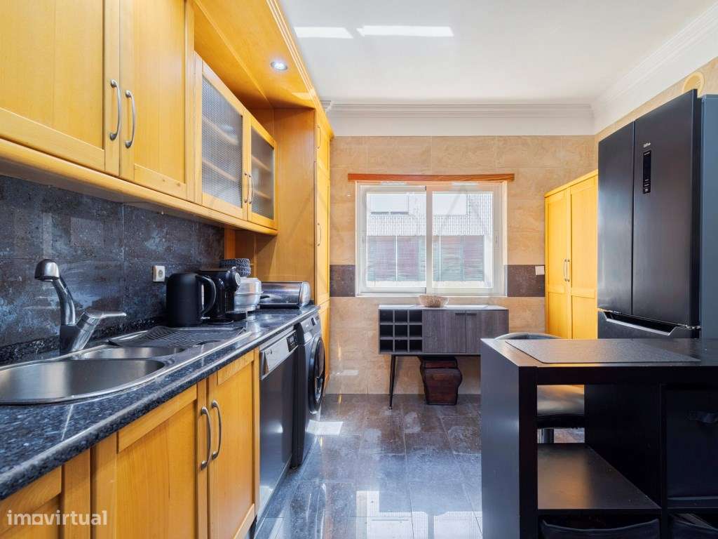Apartamento com 3 assoalhadas, parqueamento e arrecadação no Bairro...-10