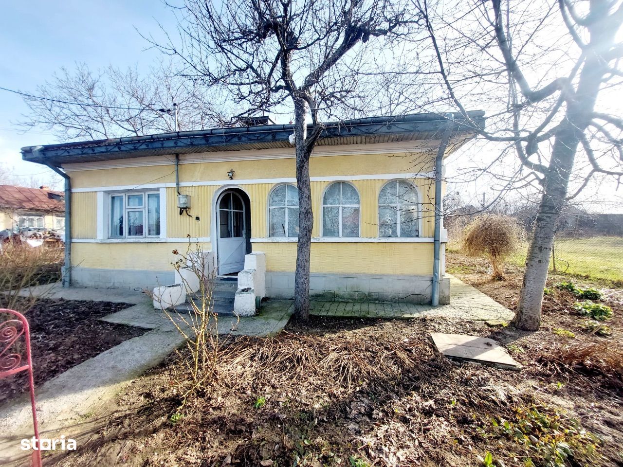 Casa bătrânească Aroneanu, 1000 mp teren 105.000 euro