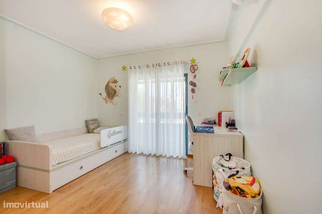 T4 de Luxo remodelado com 225 m², 2 Parqueamentos e Excelente Local...-16