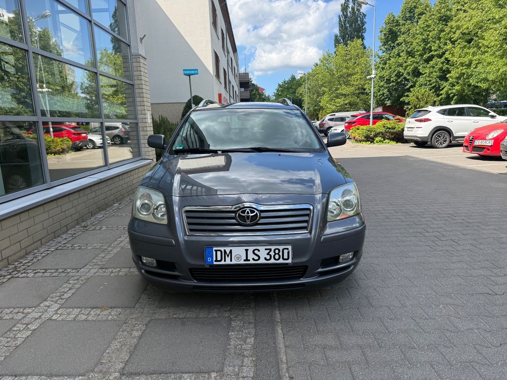 Toyota Avensis II 1.8 VVT-i Terra 2005