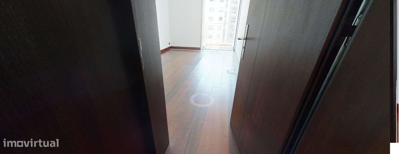 Apartamento T4 de Luxo no Restelo com vista sobre o Tejo e Lisboa-13