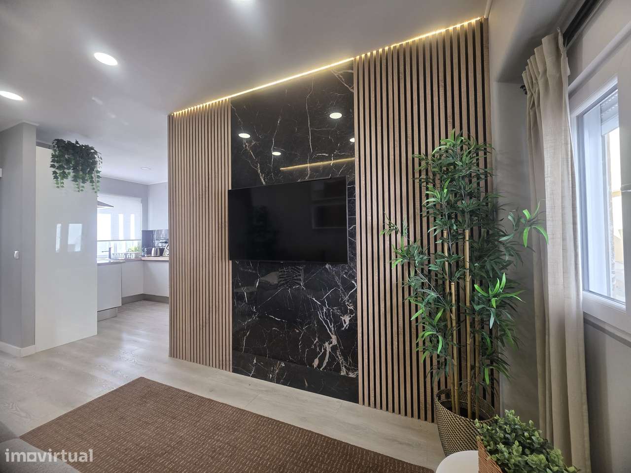 Apartamento T2 Duplex Recuperado - A 70m da Praia do Ouro-36