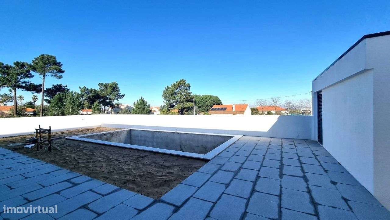 Moradia Térrea, com piscina – Azeitão-21