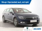 Volkswagen Passat - 2