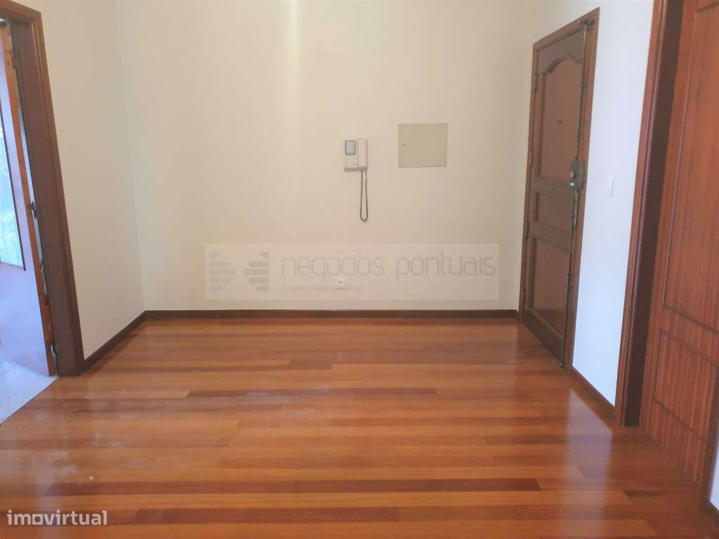 Apartamento T3 - próximo ao Braga Parque, com lugar de garagem-10