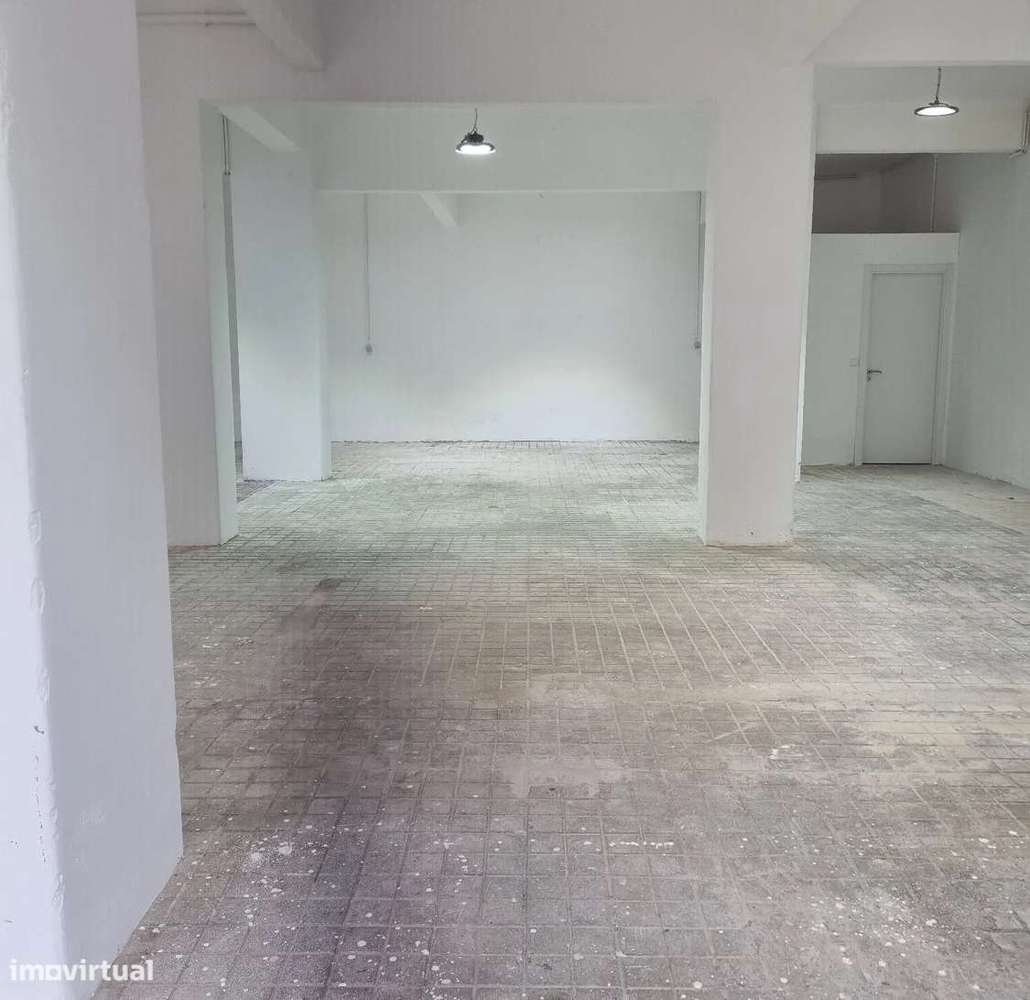 Armazém Feijó- 240m2 com 4 portões e 2 portas de vidro - Grande imagem: 5/12