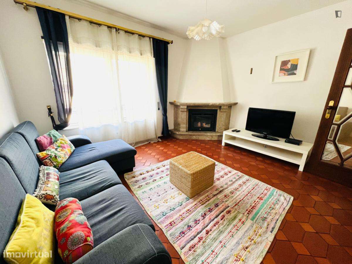 Quarto - localizado em Olivais Coimbra - Grande imagem: 2/10