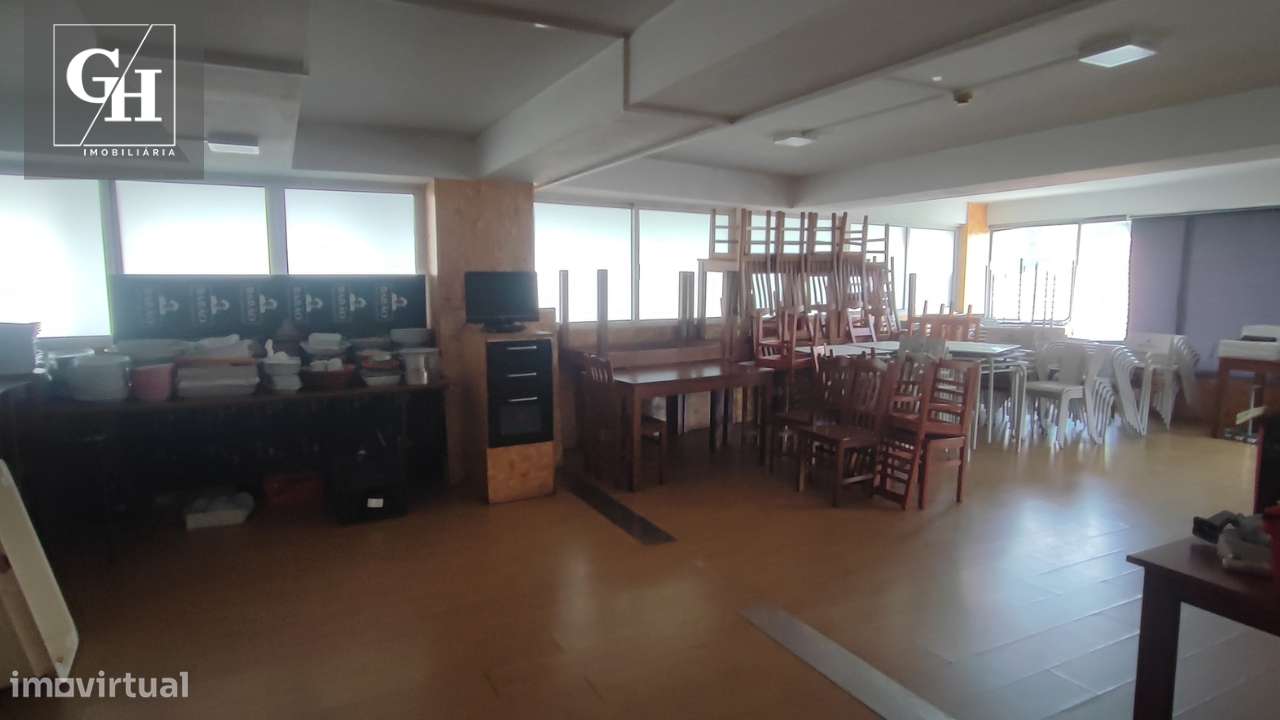 Trespasse de Restaurante - Equipado e com estacionamento privado-29