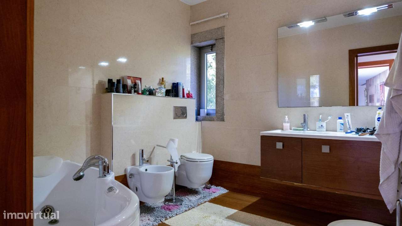 Moradia Térrea de 596m2 em Terreno de 10.000m2 | Paços de...-27