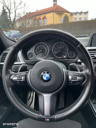 BMW Seria 3 320d xDrive M Sport - 12