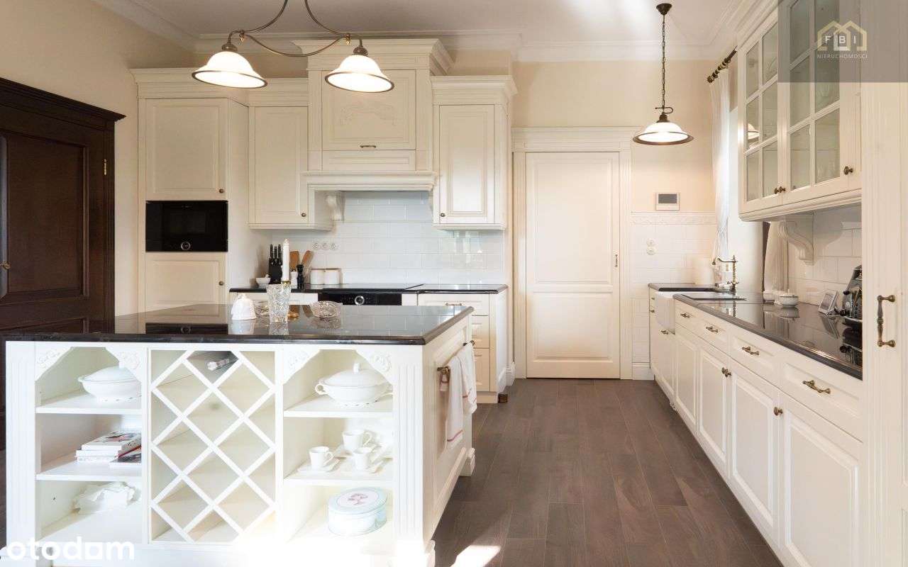 Stylowy Dom 250 m2, Działka 30 Arów!-4