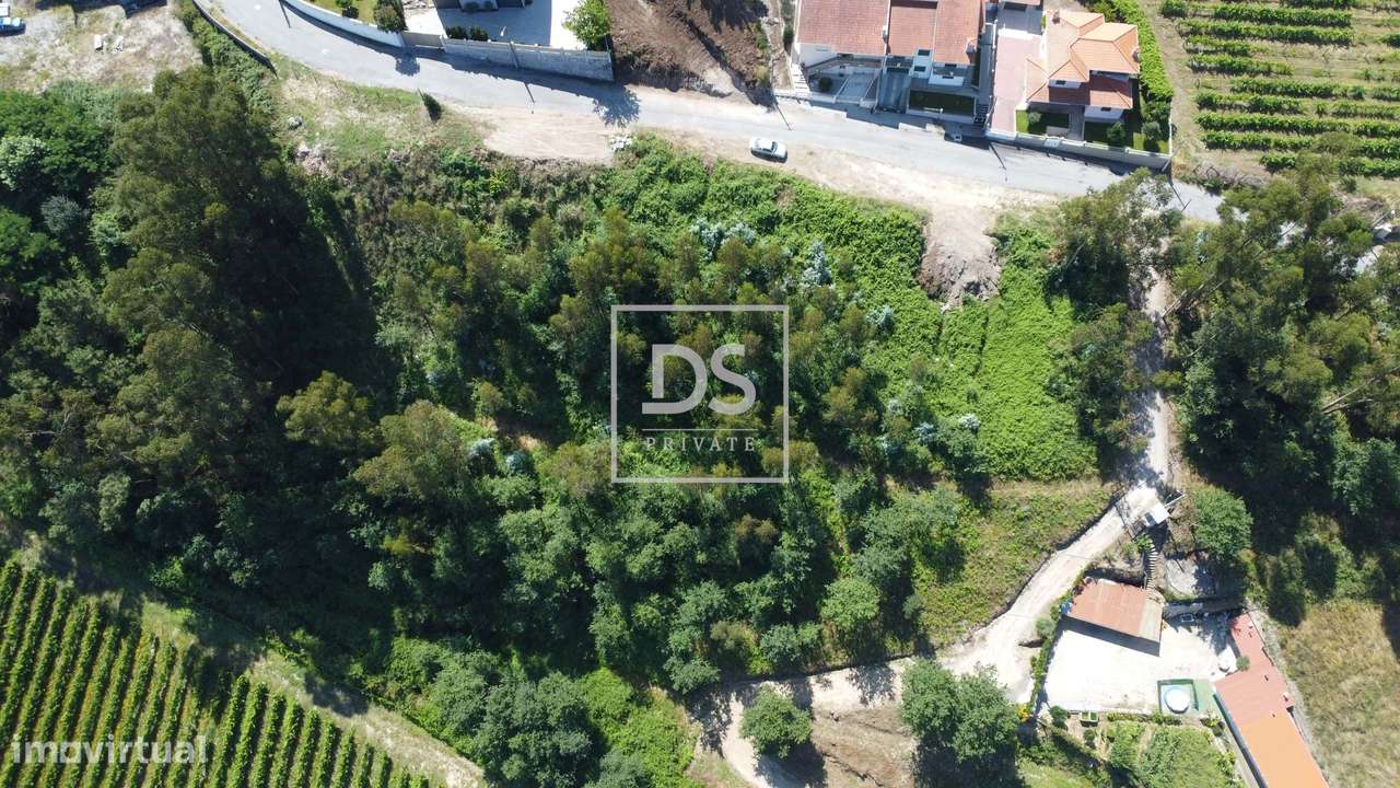 Terreno Urbano de 4.400 m² em Lousada: Investimento Ideal com Vista Pr - Grande imagem: 4/6