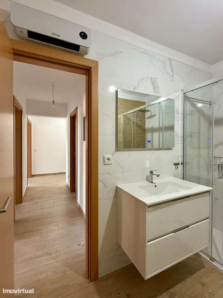 Arrenda-se apartamento T1+1 totalmente remodelado (a estrear) - Grande imagem: 2/19