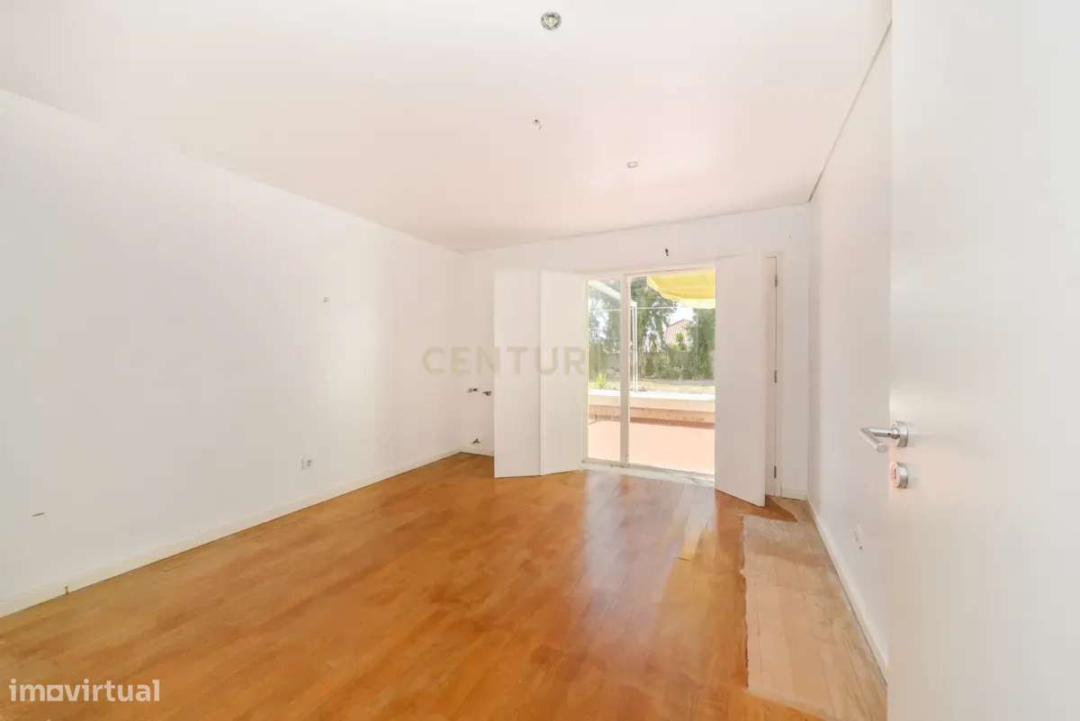 Quinta/Moradia na Póvoa de Santa Iria em Lote 2300m2-37