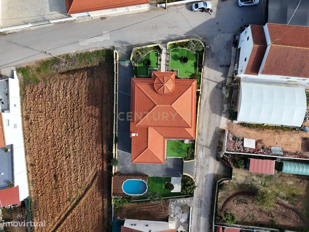 Moradia T5 com Garagem e Piscina em Miragaia, Lourinhã-6