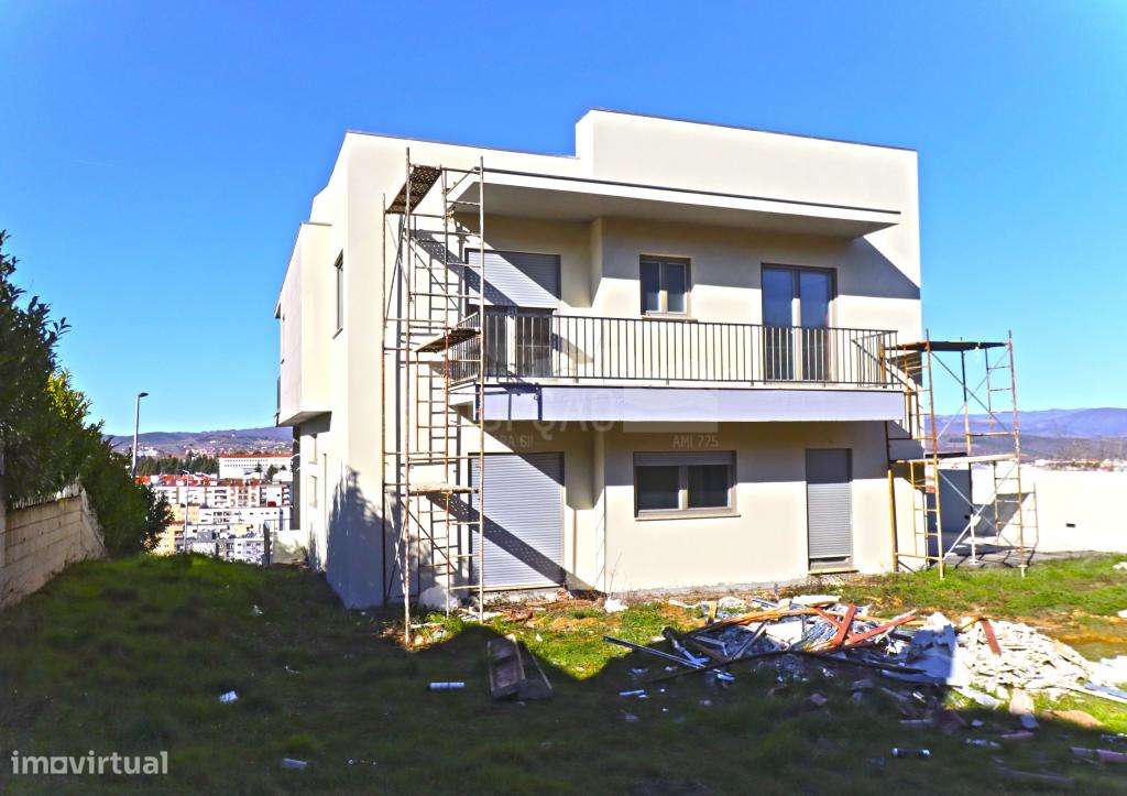 MORADIA V4 (CHAVE NA MÃO) - Grande imagem: 5/10