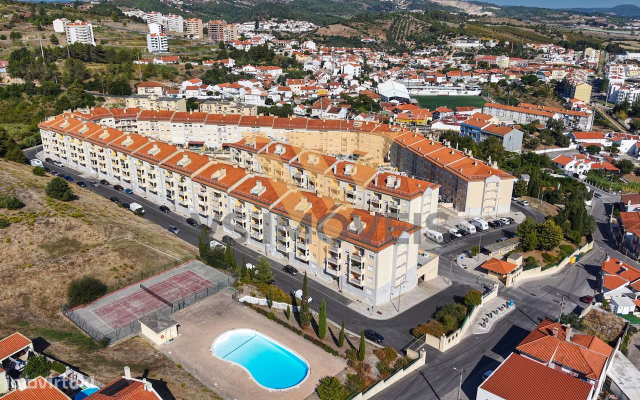 Apartamento T3 no condomínio Horta Dos Vimes em Alenquer-54