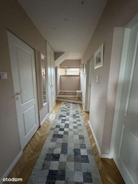 Atrakcyjny dom w centrum Zielonki.-10