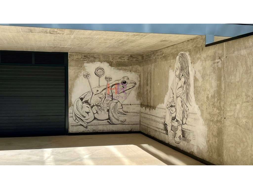 Vende-se Fantástico T2 com terraço privativo-38