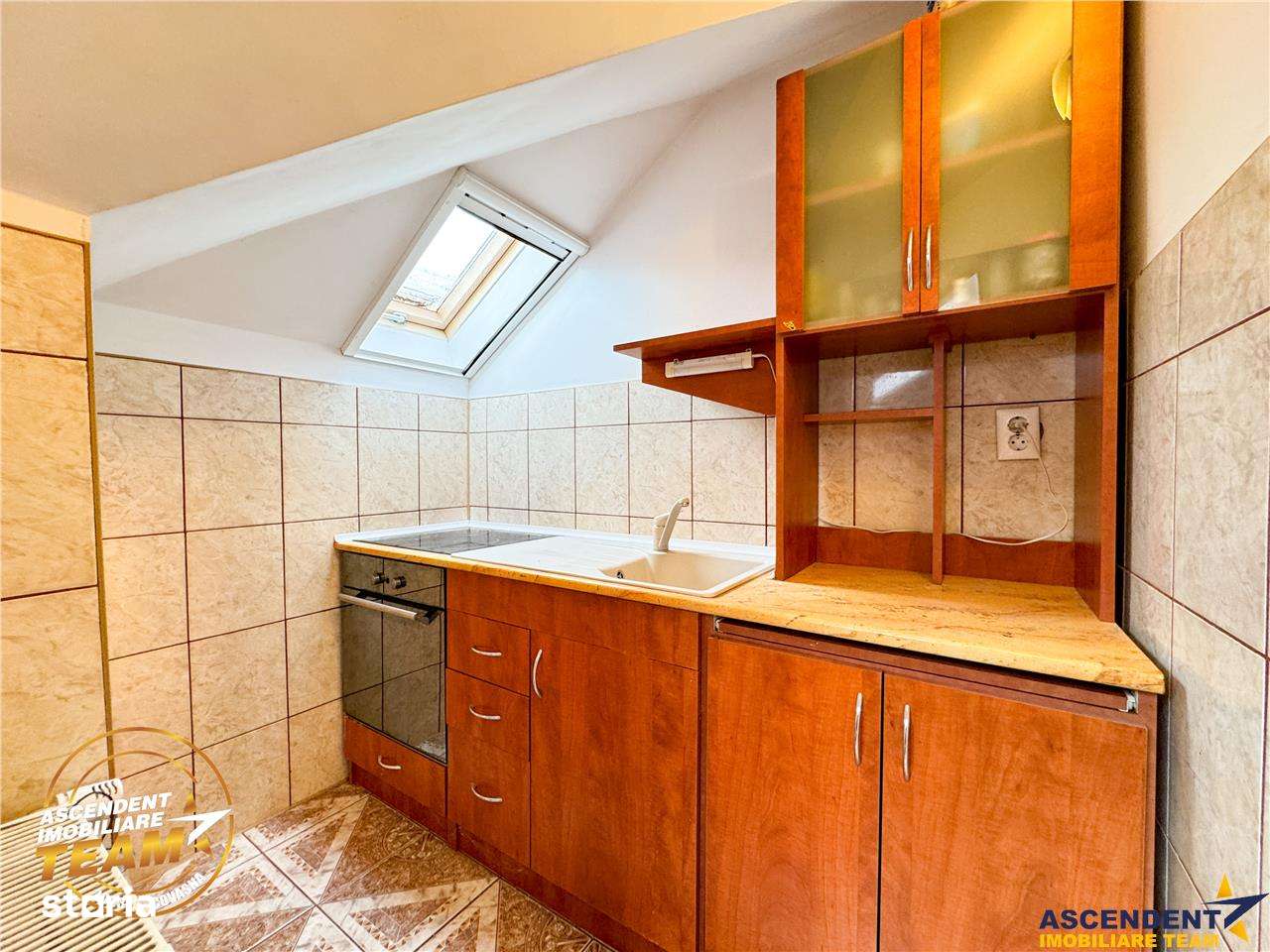 Casa individuala,cu valoare adaugata,pe2 unitati,facilitati locale,Sim - Imagine principală: 4/20