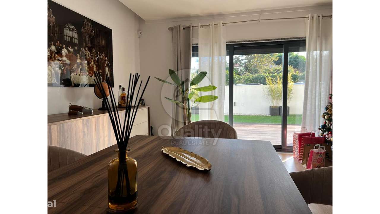 Moradia Isolada T4 em Santo António da Charneca - Grande imagem: 4/25