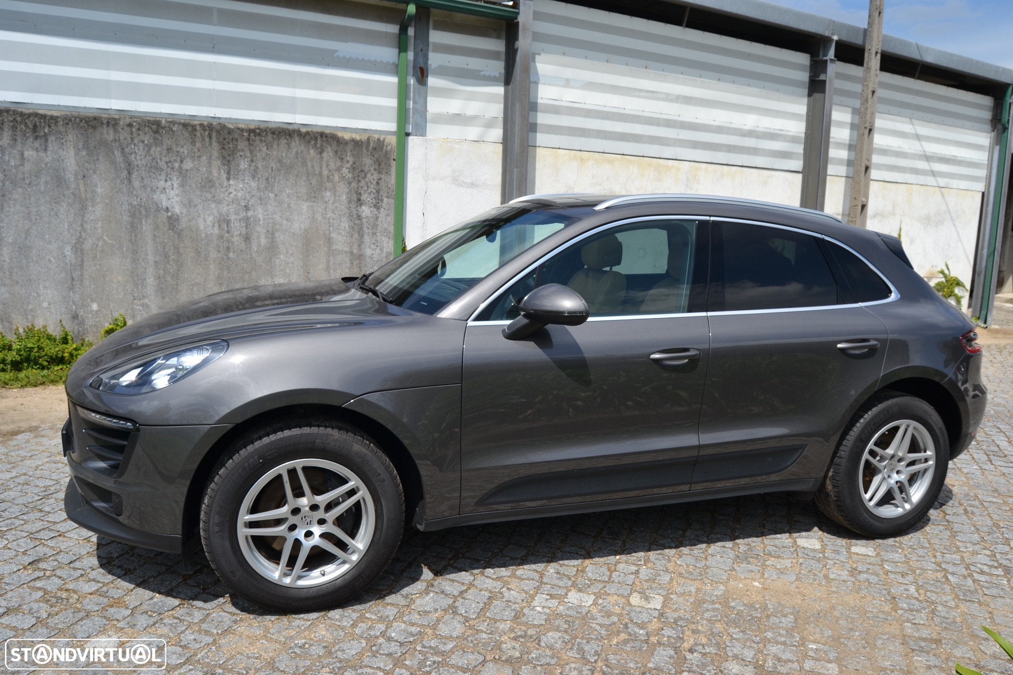 Porsche Macan Standard - 2