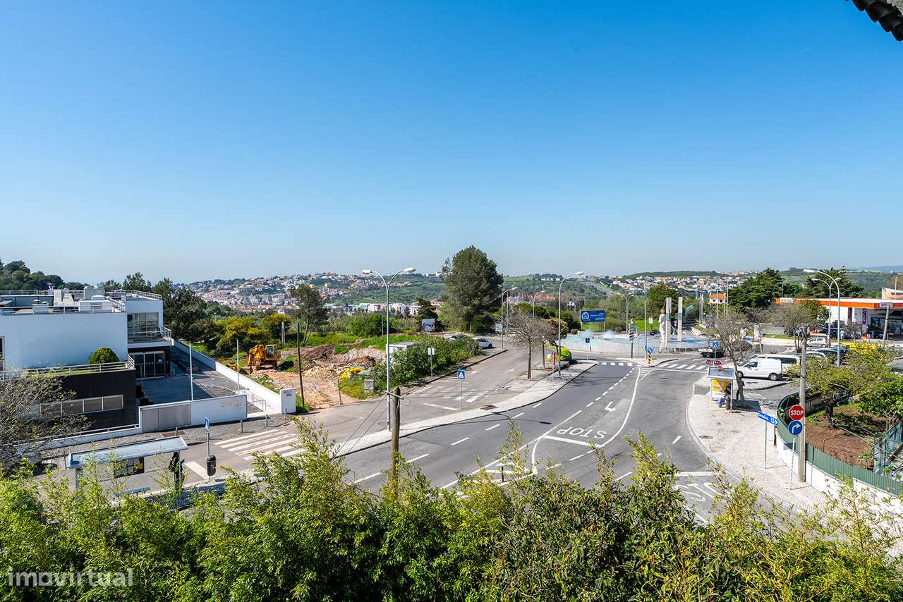 Moradia Geminada T4 em Queijas, Oeiras com Jardim Privativo-11