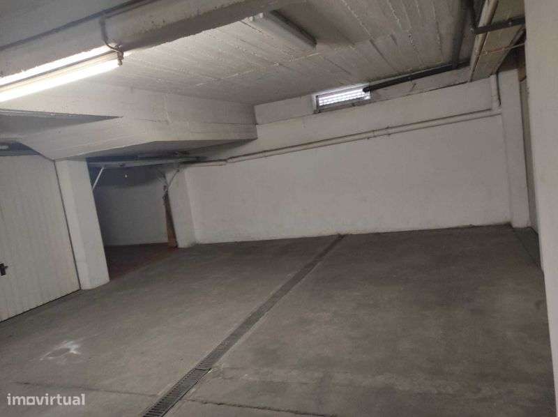 Garagem para arrendar na rua Vasco da Gama no Pinhal Novo - Grande imagem: 4/7
