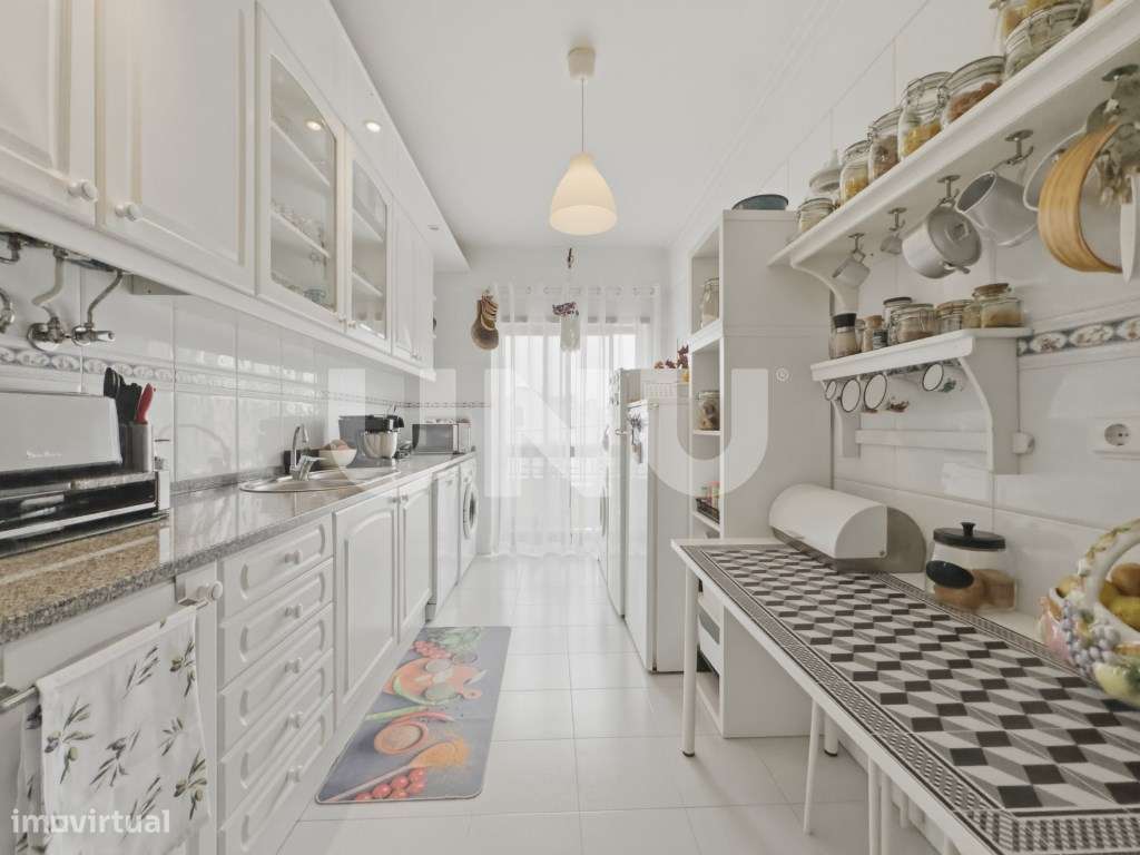 Apartamento T3 no Casal do Sarra, no Carregado!-10