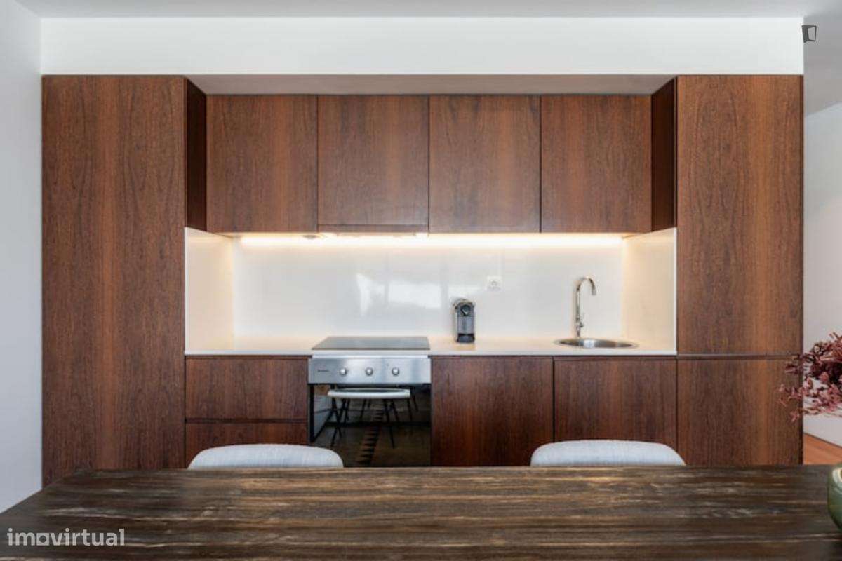 Apartamento com 2 quartos - localizado em Lordelo do Ouro Porto - Grande imagem: 2/48