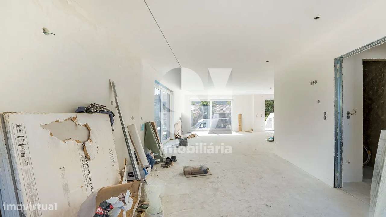 Moradias V3 com Acabamentos de Luxo e 3 Pisos - Grande imagem: 4/26