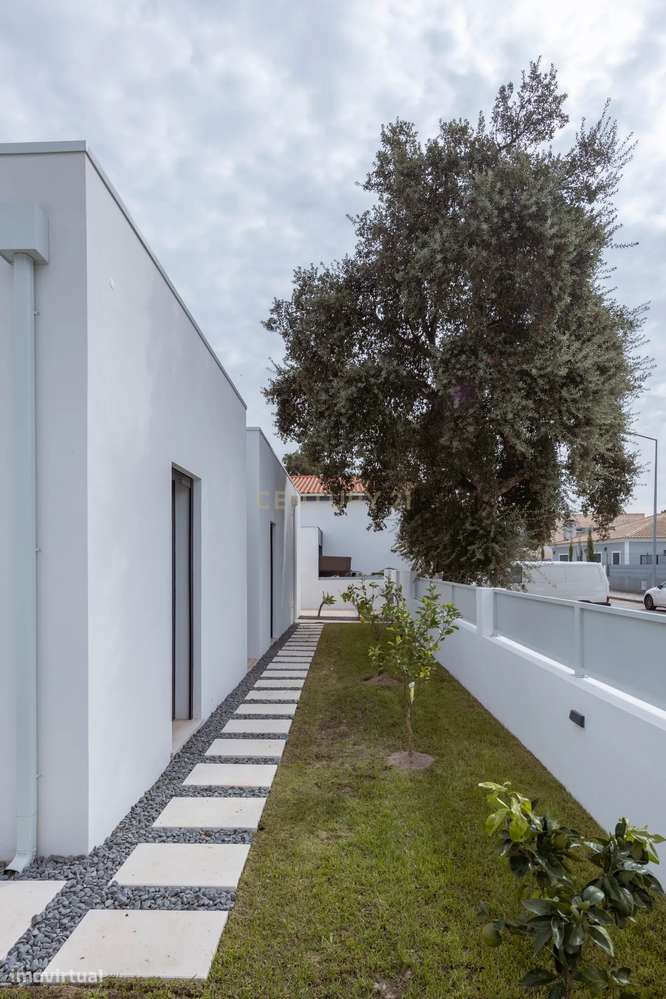 Moradia T4 com piscina em Azeitão - Grande imagem: 4/35